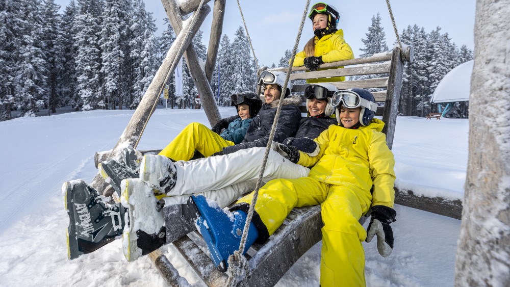 Met de familie in de schneeuw in Filzmoos. Foto: © Christian Fischbacher